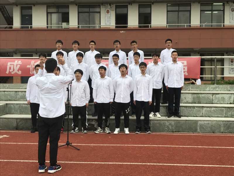 機械工程學(xué)院舉行“紅歌嘹亮、青春飛揚”大合唱比賽