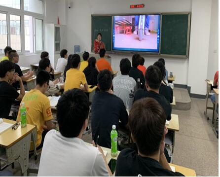 汽車工程學(xué)院開展校級公開課評議活動